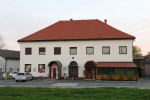 VAŠKI DOM